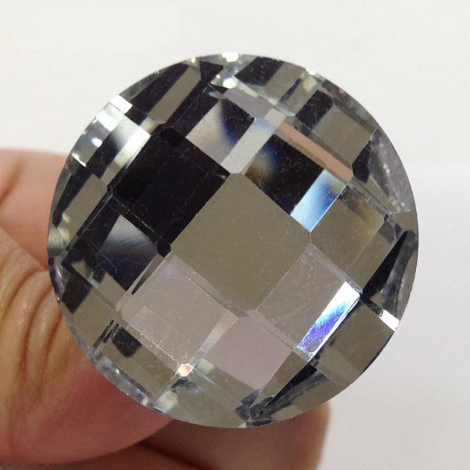 유리제 철 수정같은 모조 다이아몬드 소파를 위한 단추에 의하여 결합되는 단추 격자 모양